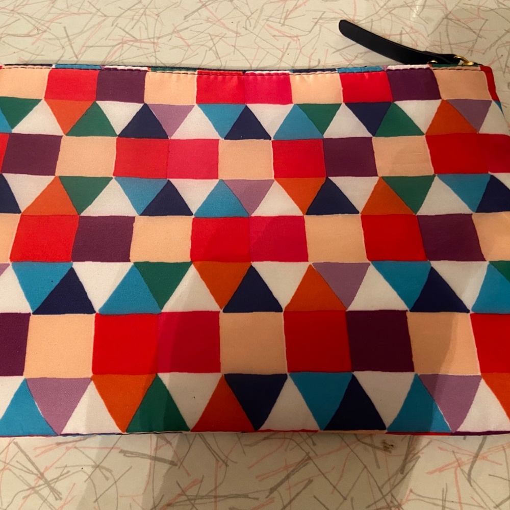 Kate Spade clutch for Qantas Air. Colorful geometric design w/ deep blue lining - Picture 3 of 8